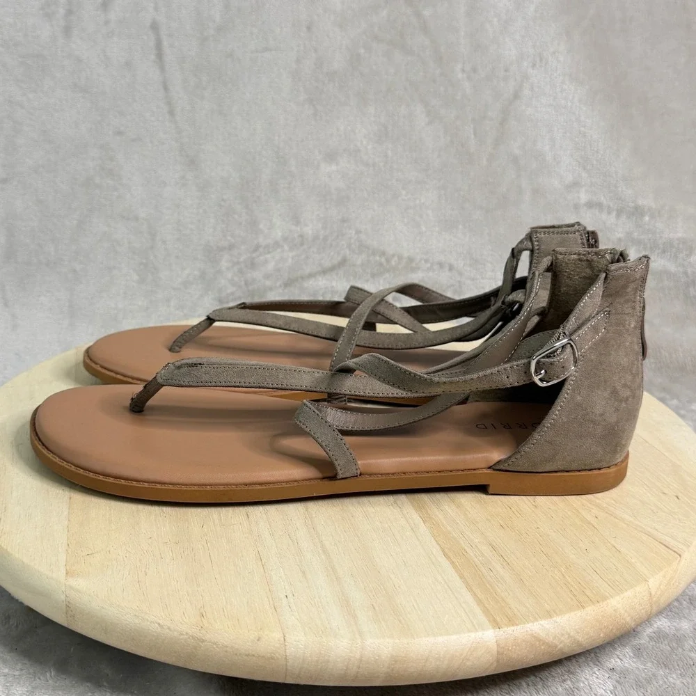 Torrid Womens Wide Width Gladiator Thong Sandals Taupe Brown Strappy Back Zip